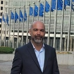 Dr. Félix J. Villanueva Molina